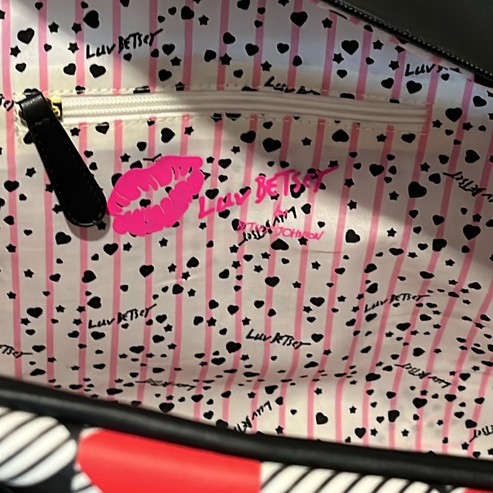Betsey Johnson Weekender Bag + Wristlet Luv Betsey Travel Duffle Shoulder new - Picture 15 of 16